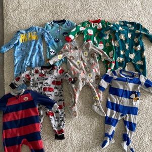 8 fleece baby pjs- 12 months - Carter’s